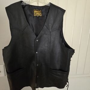 Black Men's Motorcycle Vest (L)